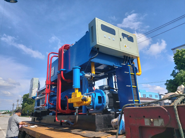 660噸擠反鎖緊擠壓機